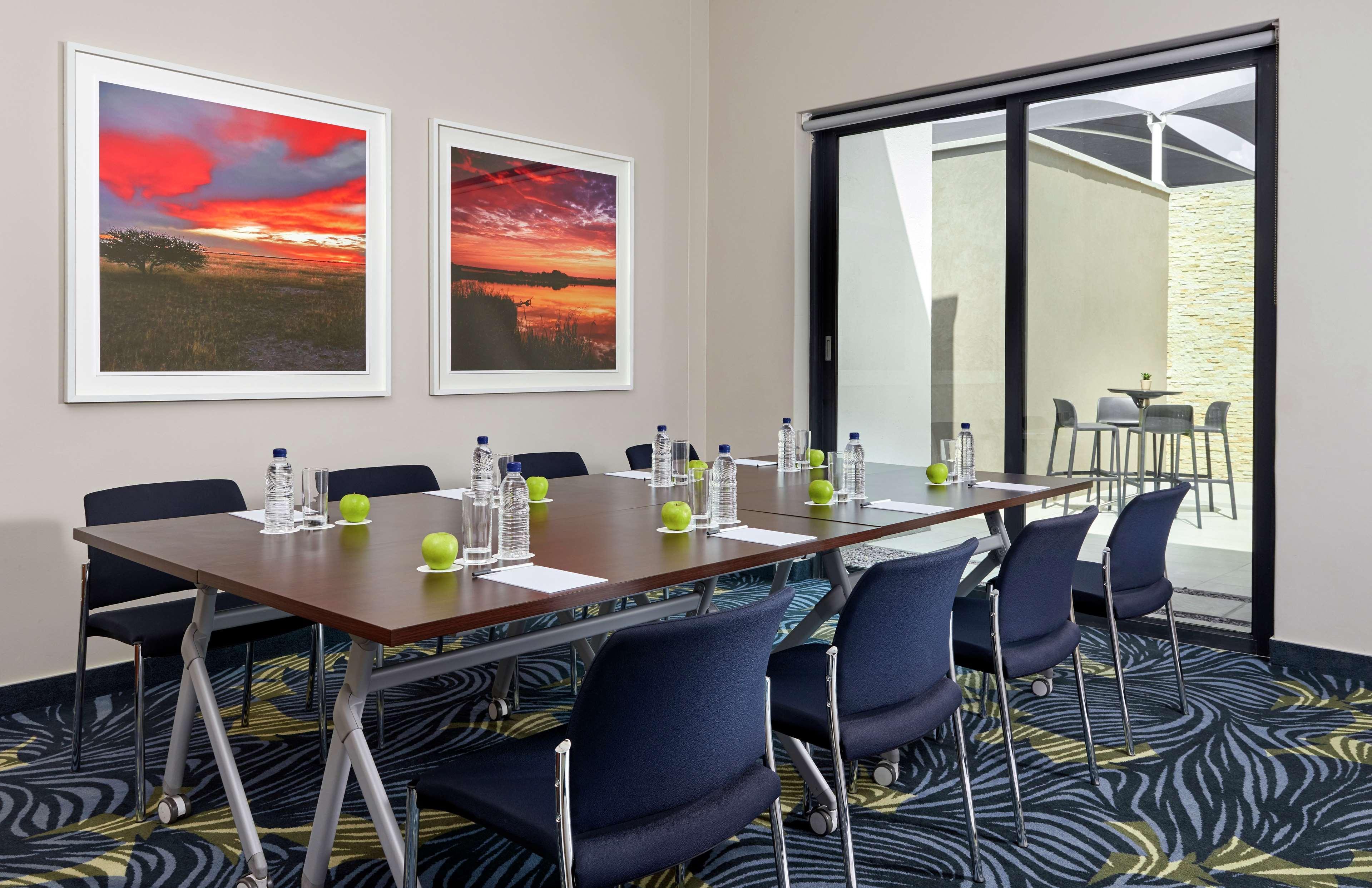 Hilton Garden Inn Gaborone, Botswana Екстериор снимка